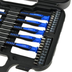 Izvijači in nastavki set 58 - v kovčku