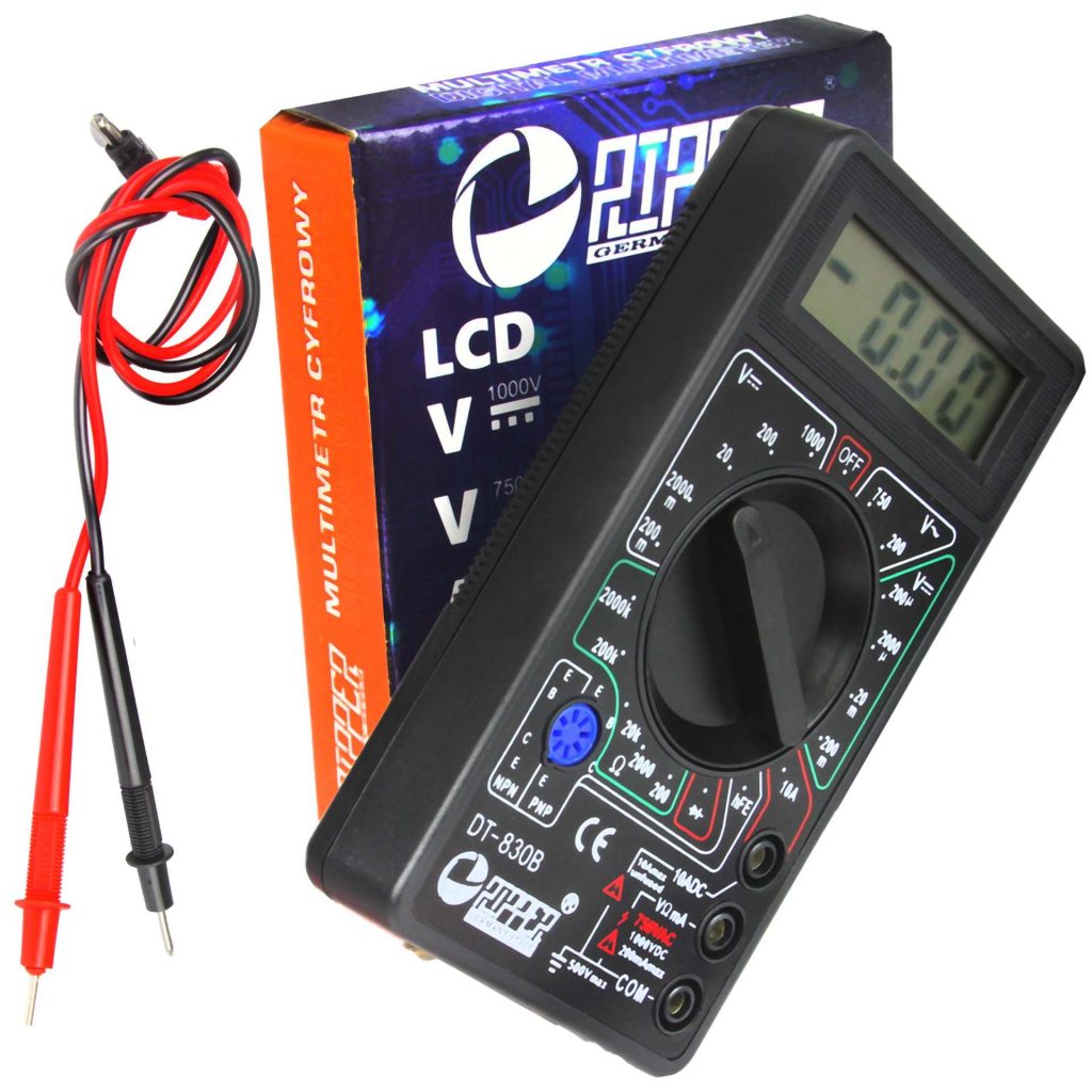 Univerzalni 10A digitalni multimeter z LCD 3 Univerzalni 10A digitalni multimeter z LCD za natančne električne meritve.