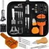 Kit de réparation de montres dans une pochette pratique avec tournevis et outils.