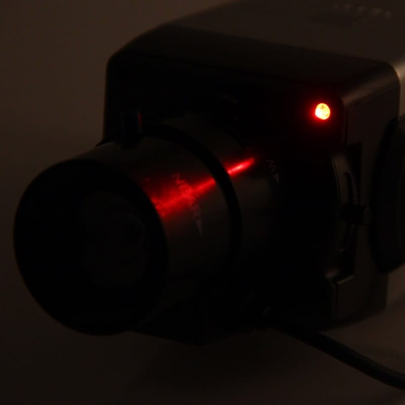 Realistična lažna kamera z LED diodo 10 a close up of a camera