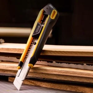 Alternative Ansicht des Universal-Olfa-Messers 18 mm SK4