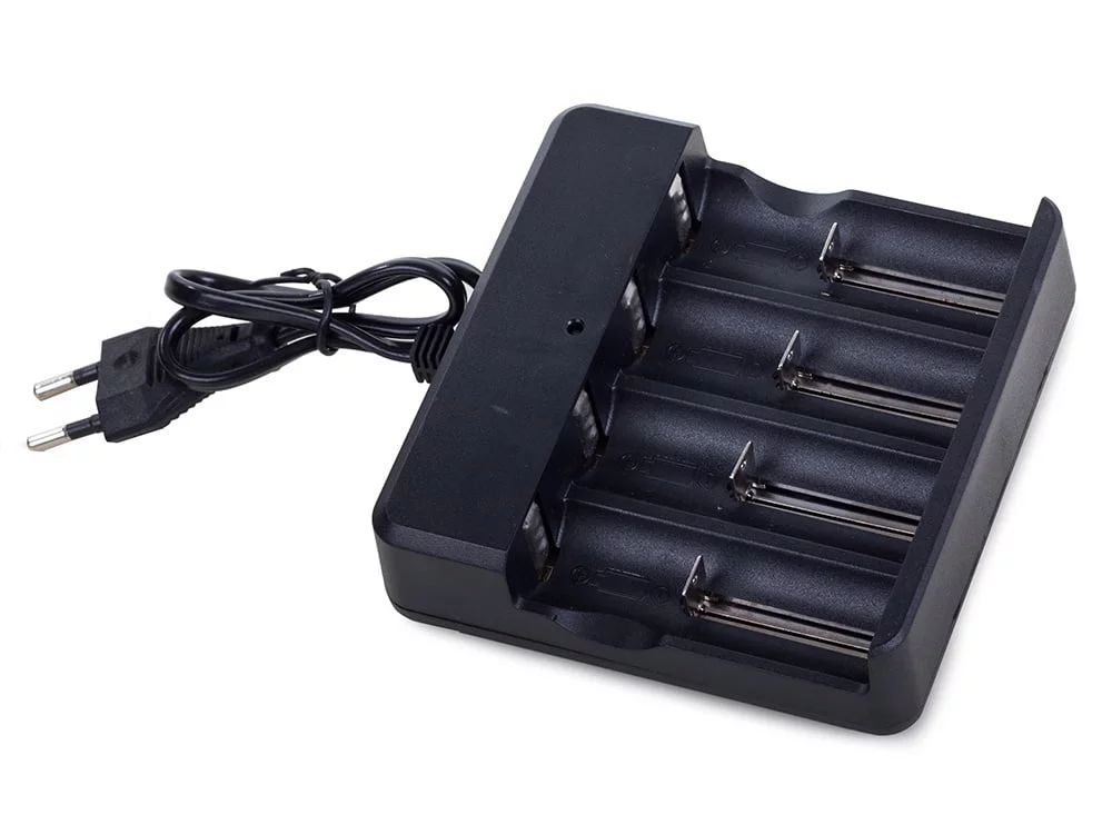 Univerzalni punjač za 4 baterije tip 18650 4,2V - slika 2