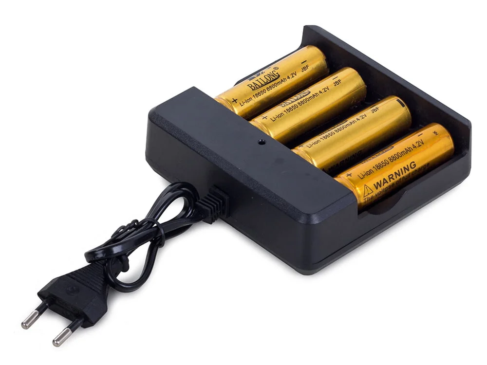 Univerzalni punjač za 4 baterije tip 18650 4,2V - slika 3