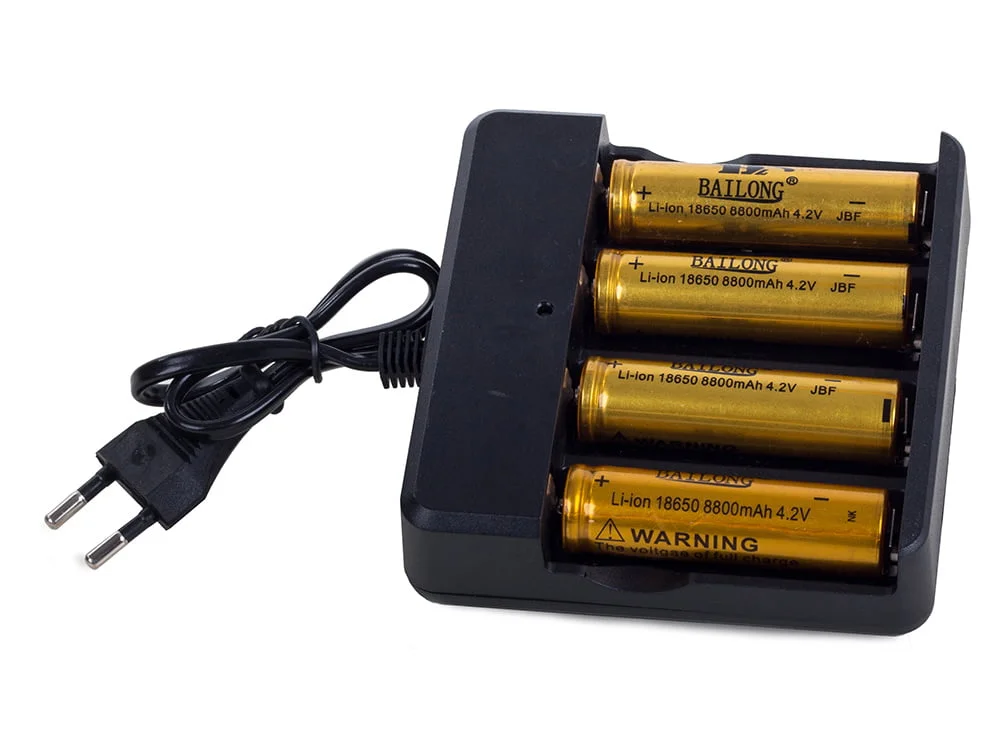 Univerzalni punjač za 4 baterije tip 18650 4,2V - slika 5