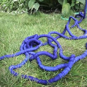 Raztegljiva vrtna cev 10-30m za zalivanje 7 funkcij z dodatki