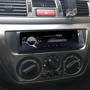 1DIN 12V LCD avtoradio USB Bluetooth AUX + daljinec