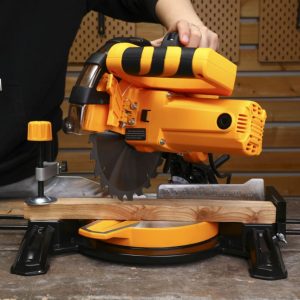 1450W zajeralna preklopna namizna žaga 210mm