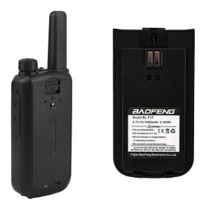 Set dveh aku. prenosnih LCD radijskih postaj 1500mAh do 8km LED + slušalke