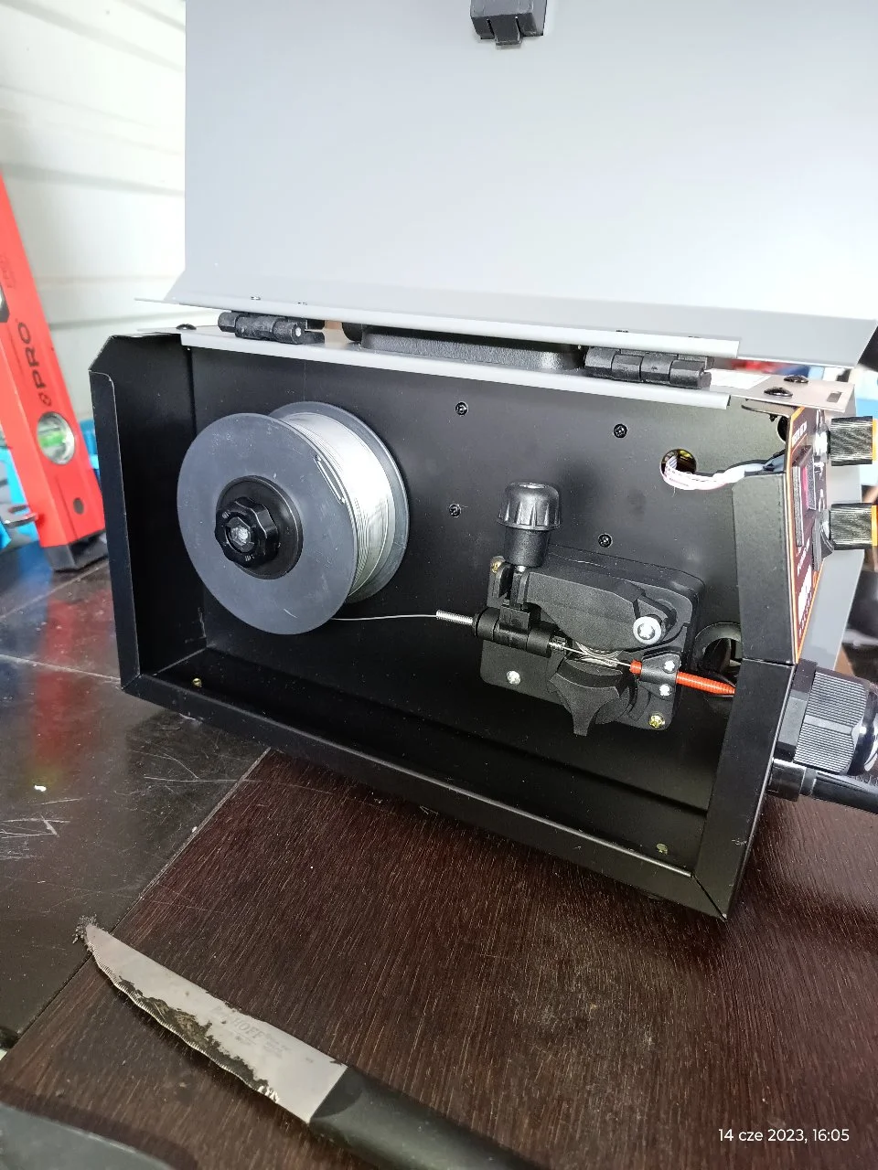 IGBT MIG MAG FLUX MMA 200A inverterski aparat za zavarivanje bez plina + žica 6 IGBT MIG MAG FLUX MMA 200A inverterski aparat za zavarivanje bez plina + žice - slika 4