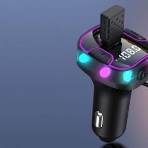Avto FM oddajnik in polnilec bluetooth 3x USB 12-24V LED RGB