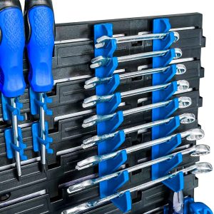 Modularni stenski organizator orodja iz PVC materiala s priloženimi nosilci